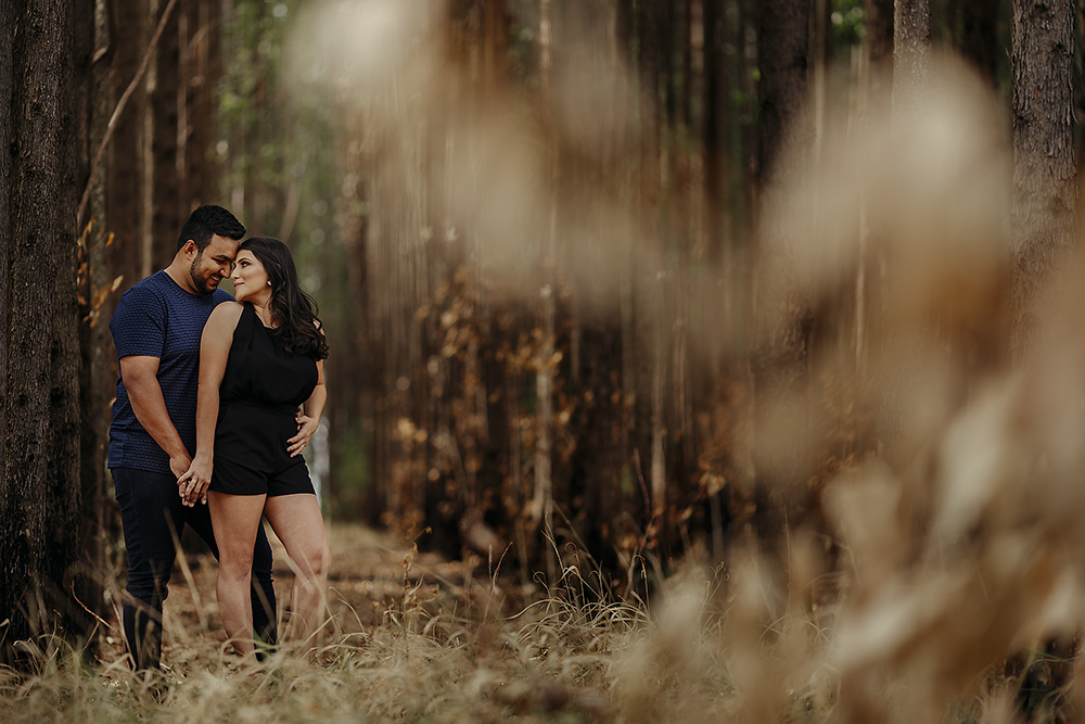 ensaio namorando pre wedding casamento fotos de casal apaixonados muito amor em patos de minas fotografo Alexandre Casttro 