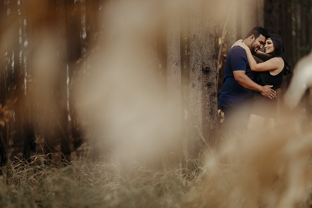 ensaio namorando pre wedding casamento fotos de casal apaixonados muito amor em patos de minas fotografo Alexandre Casttro 