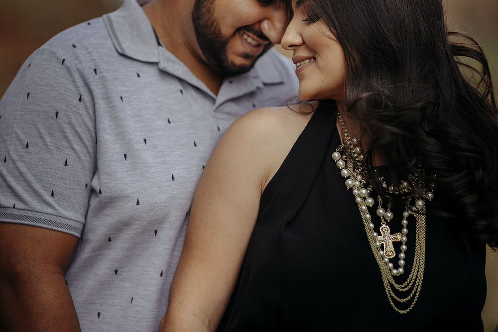 ensaio namorando pre wedding casamento fotos de casal apaixonados muito amor em patos de minas fotografo Alexandre Casttro 
