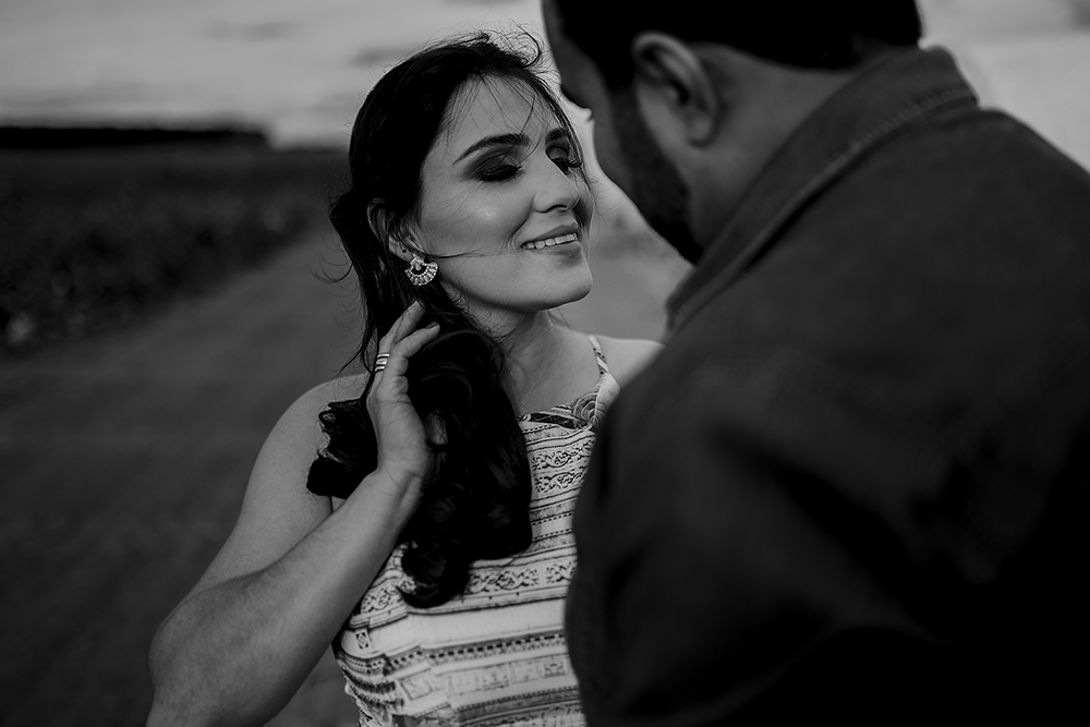 ensaio namorando pre wedding casamento fotos de casal apaixonados muito amor em patos de minas fotografo Alexandre Casttro 
