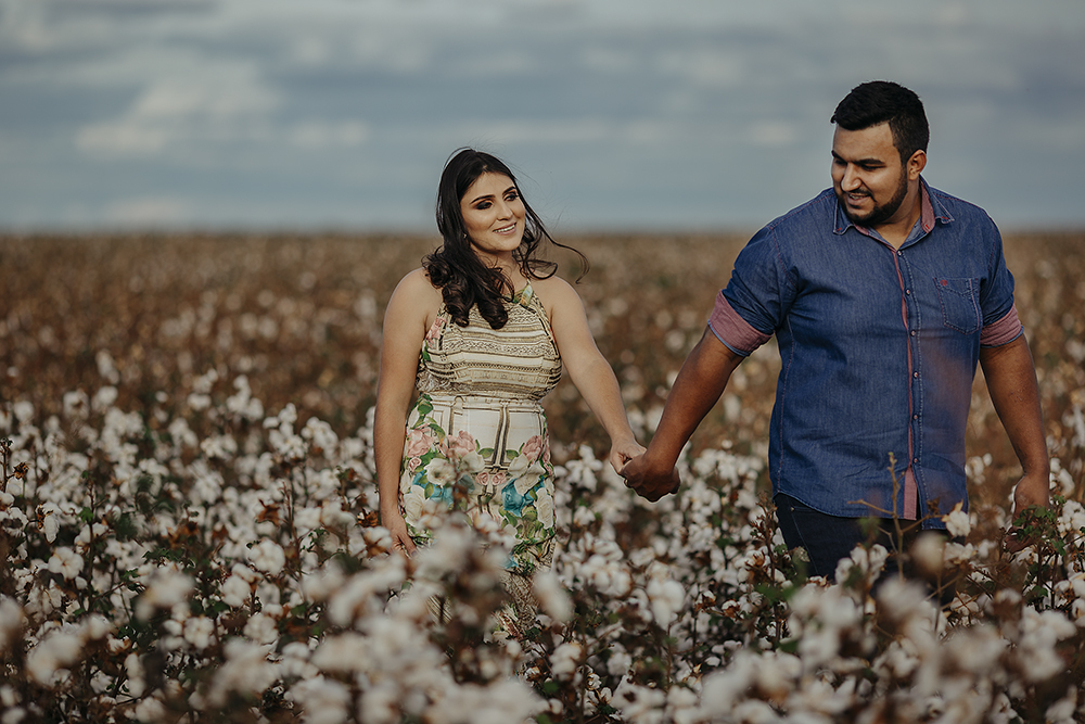 ensaio namorando pre wedding casamento fotos de casal apaixonados muito amor em patos de minas fotografo Alexandre Casttro 