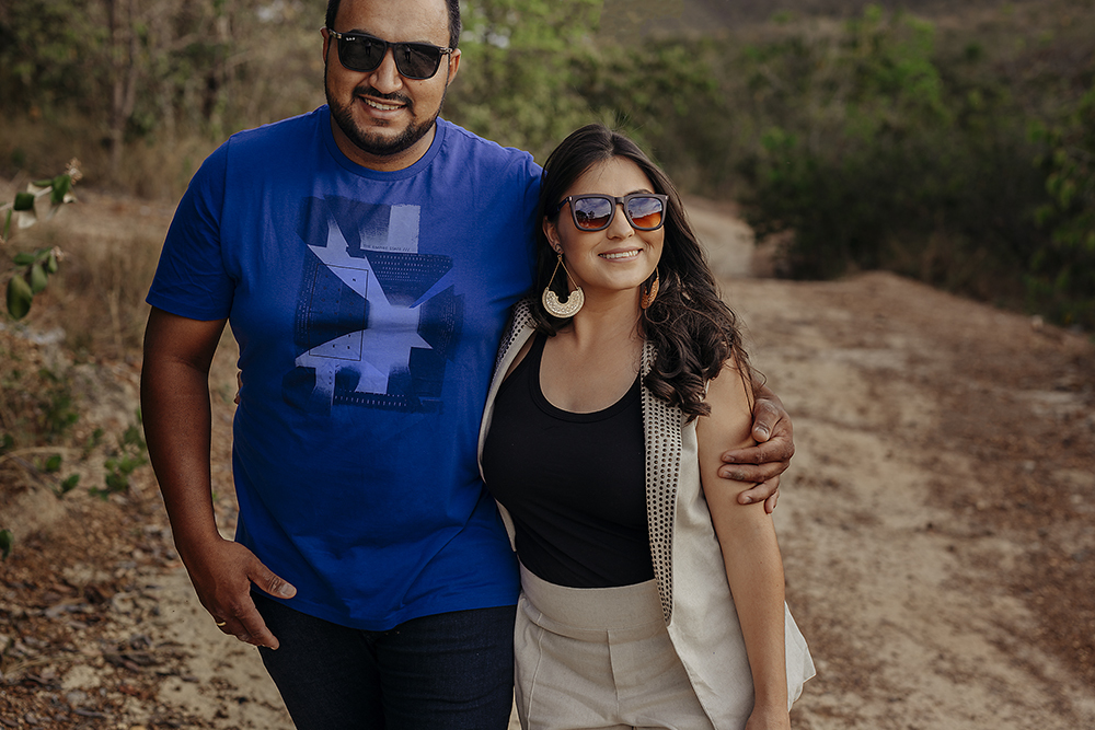 ensaio namorando pre wedding casamento fotos de casal apaixonados muito amor em patos de minas fotografo Alexandre Casttro 