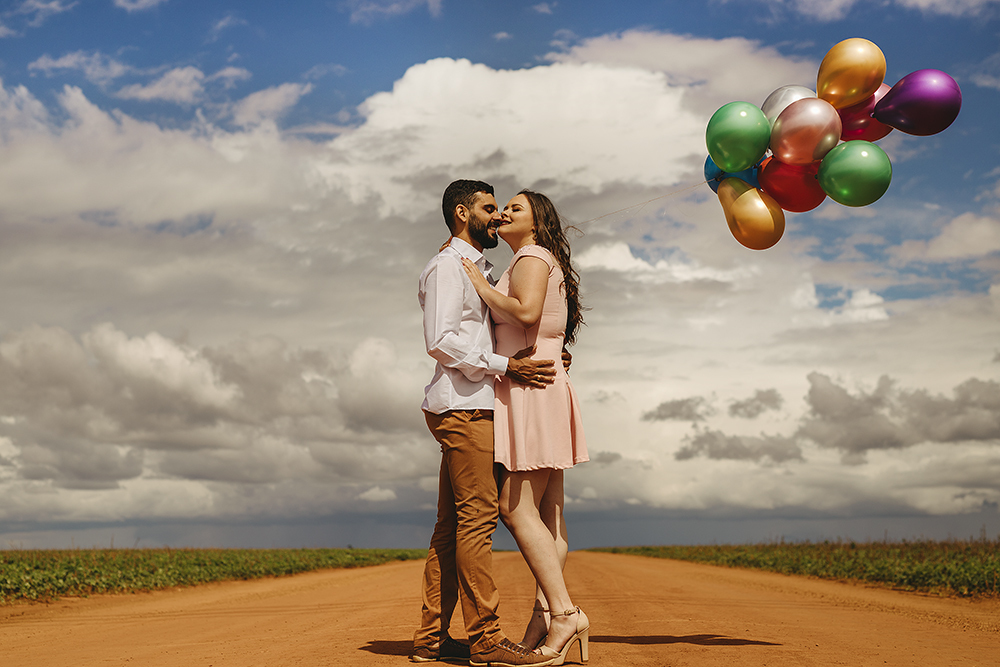 ensaio de casal namorando pre wedding em patos de minas cachoeira fotos com balas muito amor fotografo Alexandre Casttro 