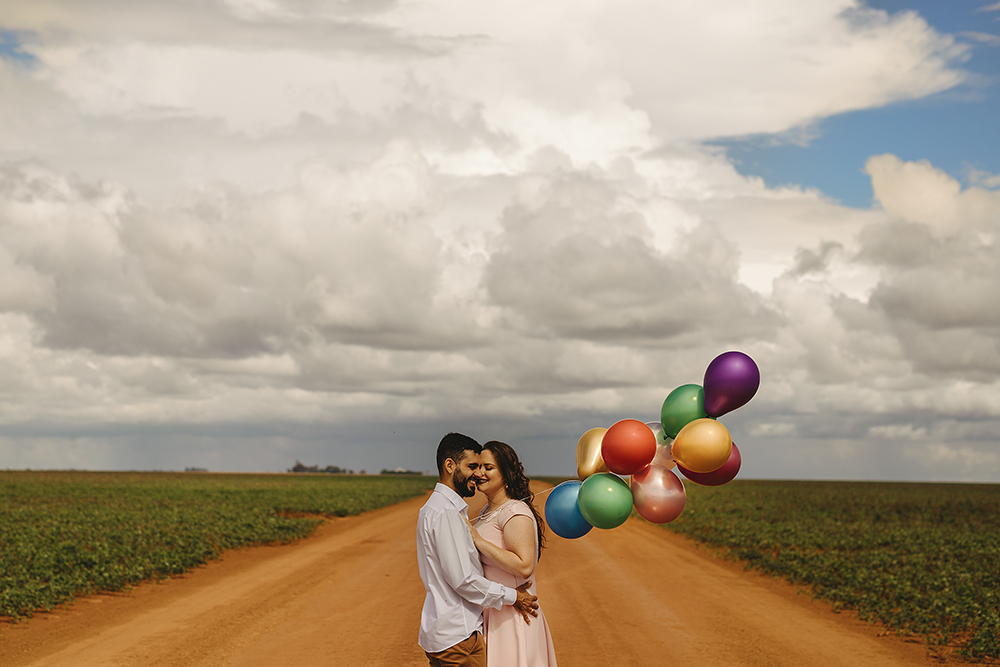 ensaio de casal namorando pre wedding em patos de minas cachoeira fotos com balas muito amor fotografo Alexandre Casttro 