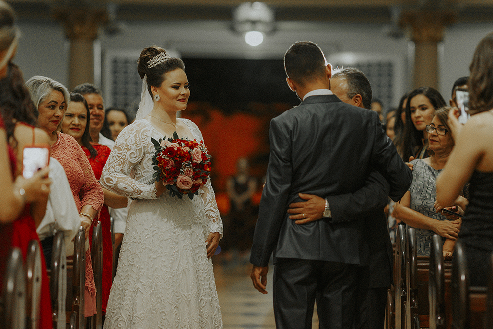 casamento Francyelle e Diego na igreja Santa Terezinha capuchinhos em Patos de Minas fotografo Alexandre Casttro rose cerimonial Salvatore noivas