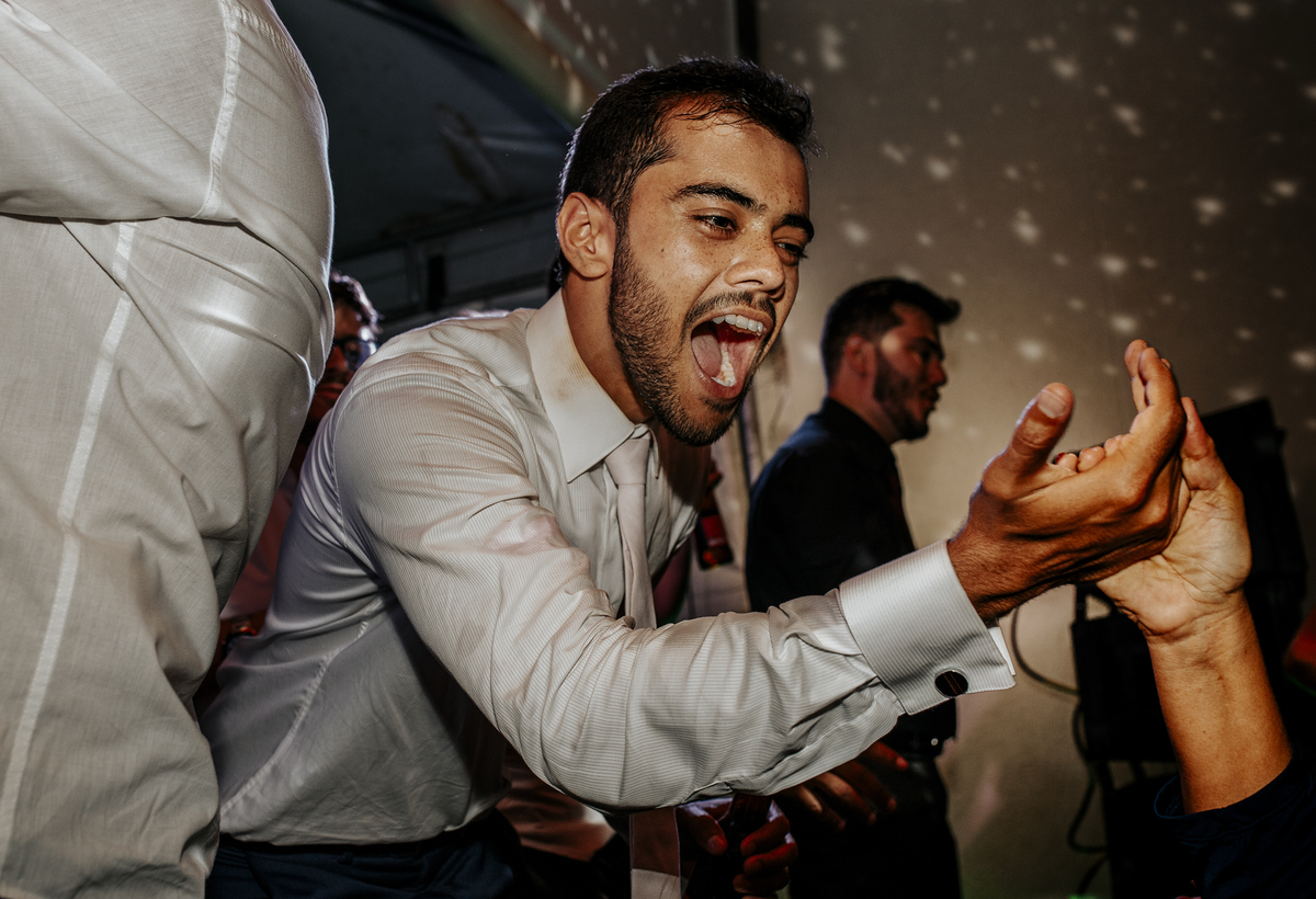 casamento Daniela e augusto fotografo Alexandre Casttro crazy party patos de minas festa louca fotografia