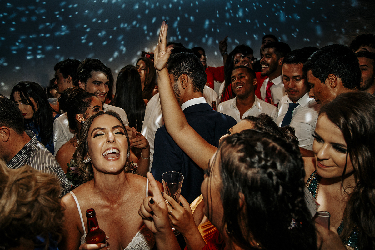 casamento Daniela e augusto fotografo Alexandre Casttro crazy party patos de minas festa louca fotografia