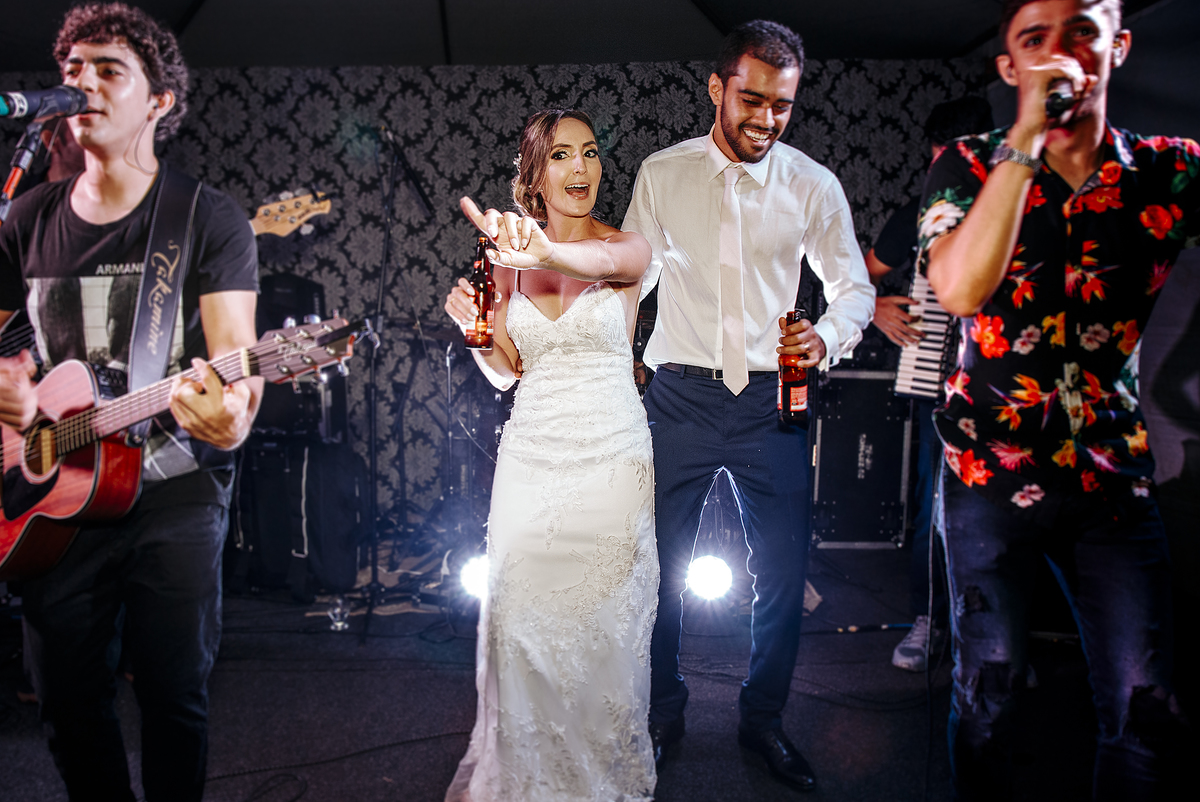 casamento Daniela e augusto fotografo Alexandre Casttro crazy party patos de minas festa louca fotografia