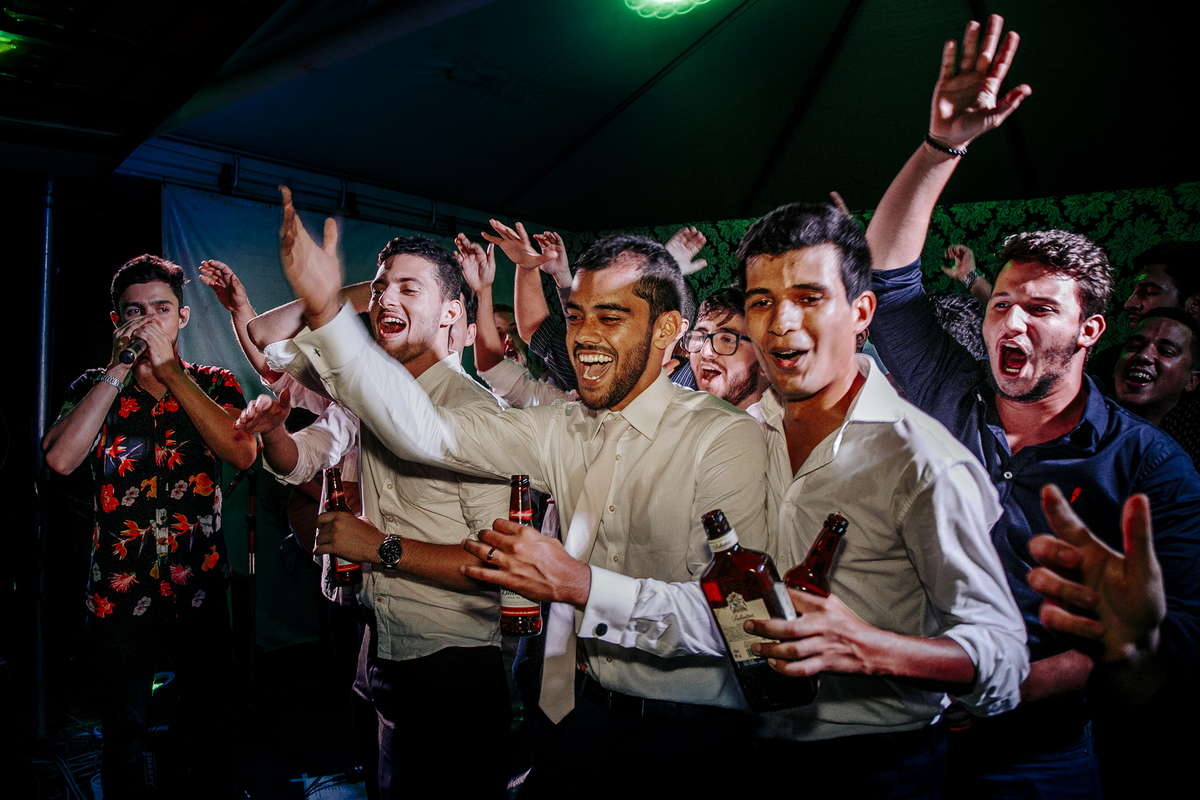 casamento Daniela e augusto fotografo Alexandre Casttro crazy party patos de minas festa louca fotografia