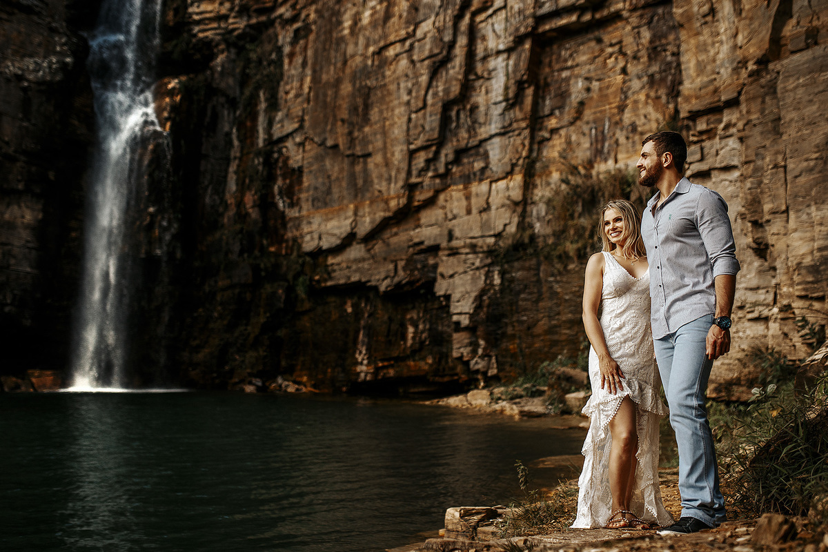 fotografia de casal em capitólio minas gerais ideias cachoeira good vibes Alexandre Casttro 