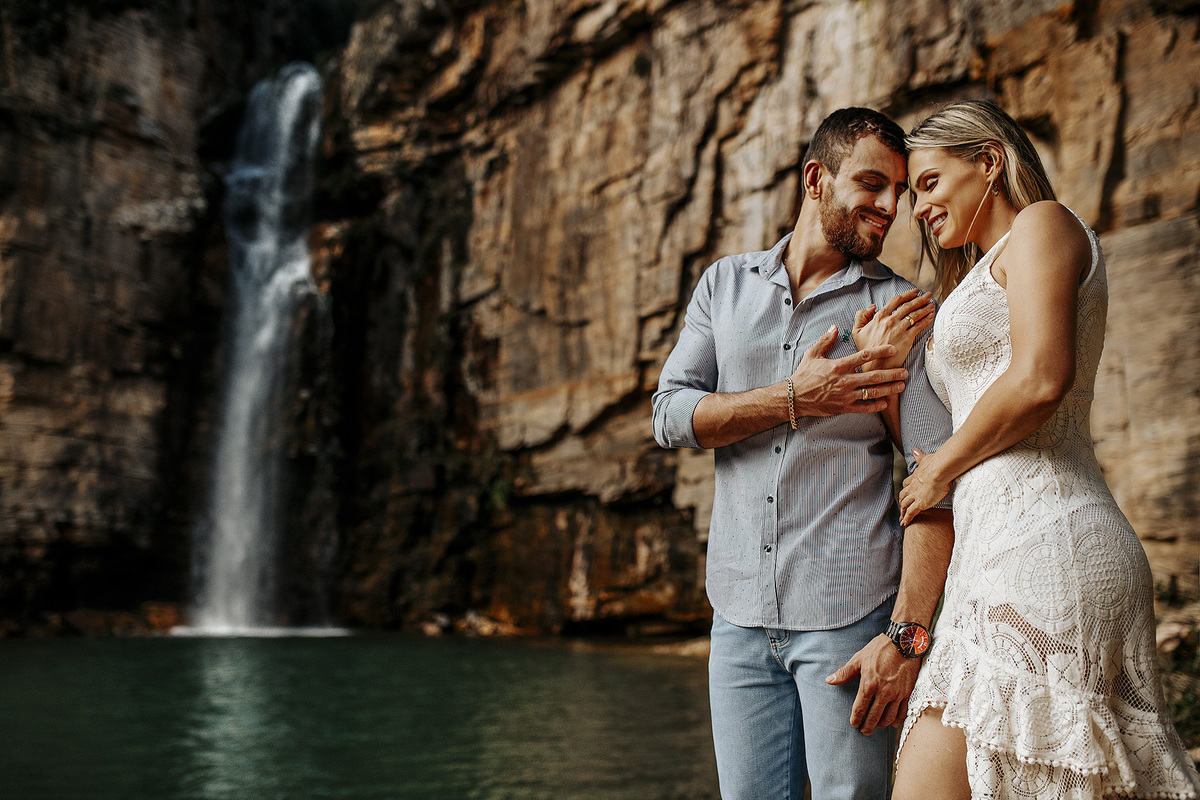 fotografia de casal em capitólio minas gerais ideias cachoeira good vibes Alexandre Casttro 