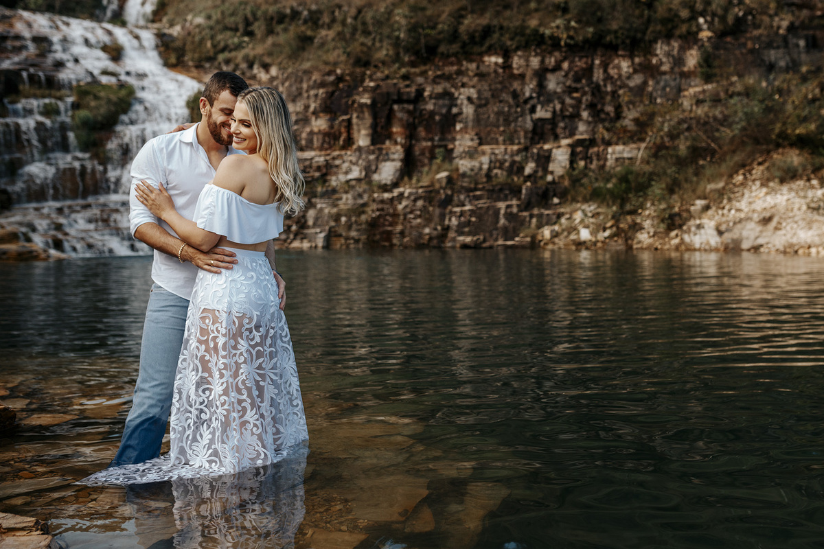 fotografia de casal em capitólio minas gerais ideias cachoeira good vibes Alexandre Casttro 