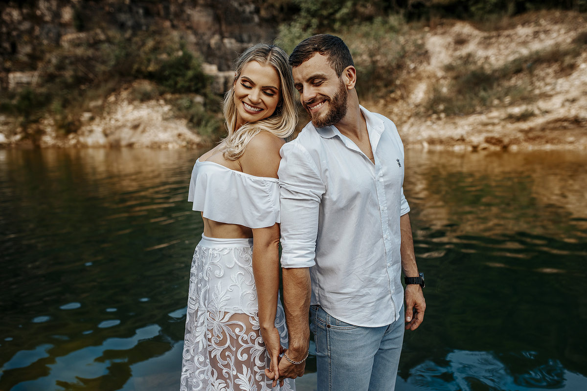 fotografia de casal em capitólio minas gerais ideias cachoeira good vibes Alexandre Casttro 