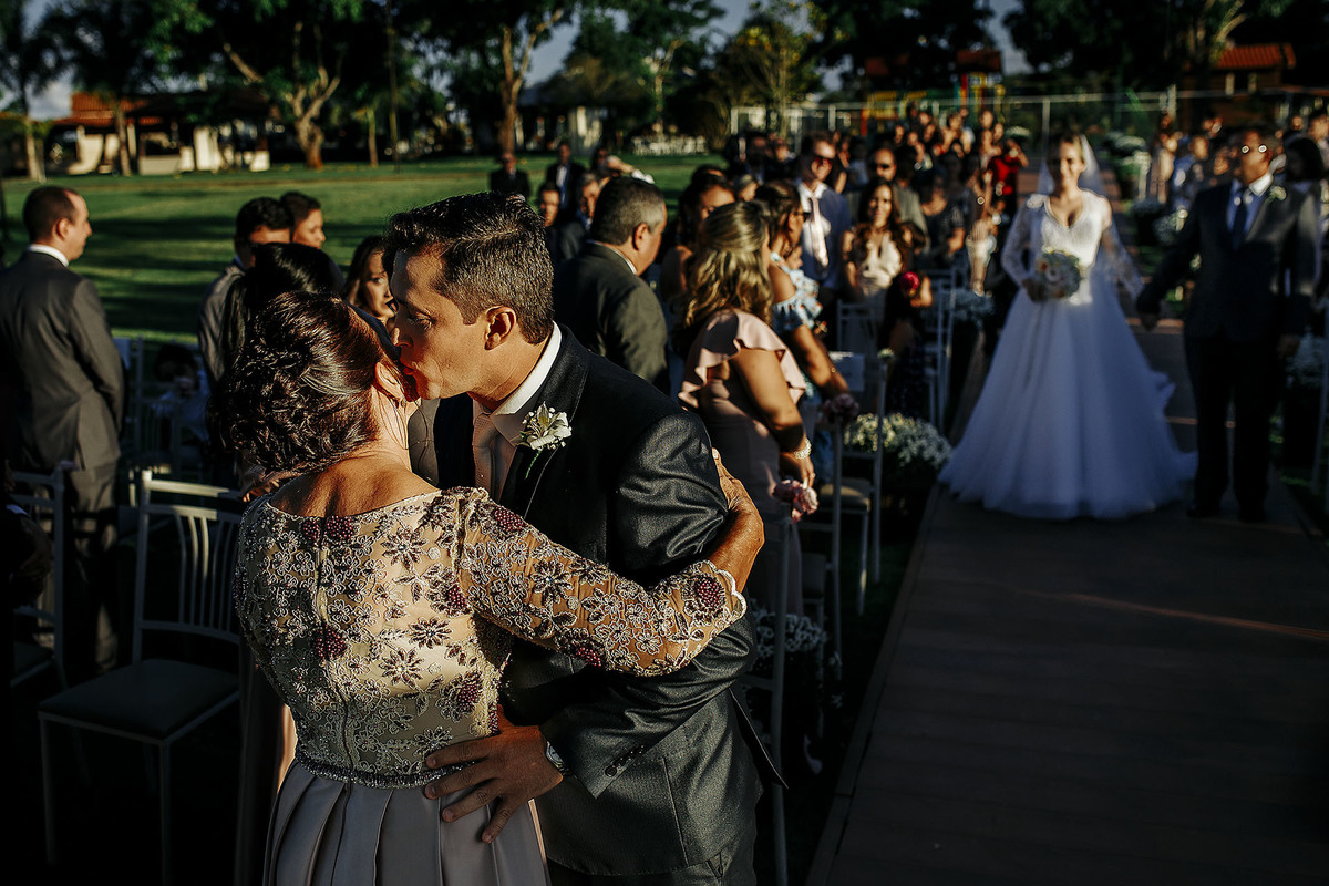 Fotografia do casamento de Camila e Jair em patos de minas no sitio toe do jo fotografo Alexandre Casttro
