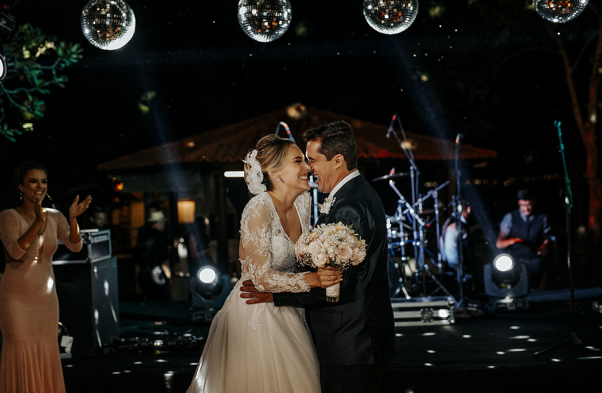 Fotografia do casamento de Camila e Jair em patos de minas no sitio toe do jo fotografo Alexandre Casttro