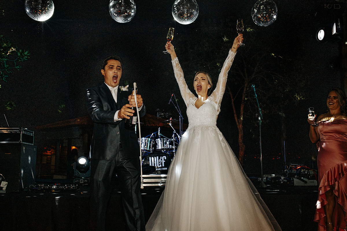Fotografia do casamento de Camila e Jair em patos de minas no sitio toe do jo fotografo Alexandre Casttro