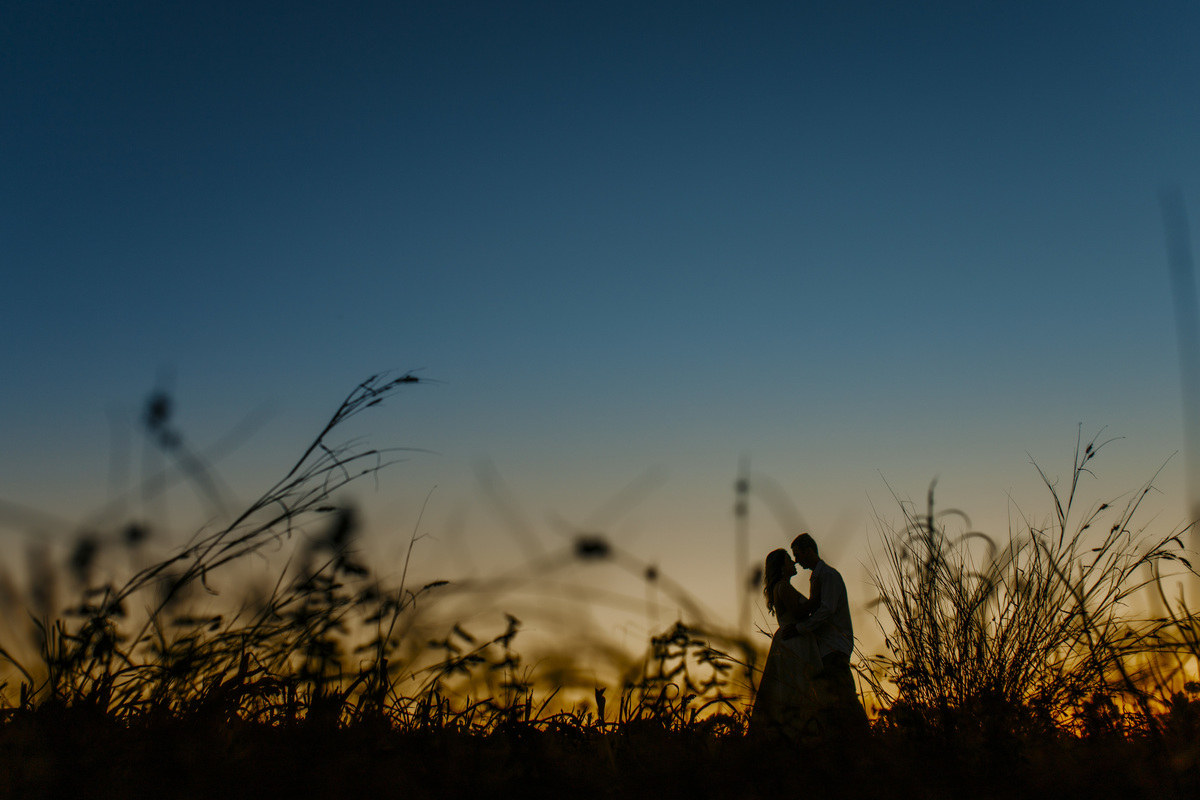 ensaio de casal pre wedding fotos fotografo Alexandre Casttro patos de minas fotografia de casamento noivas 2021 photo vestido ar livre 