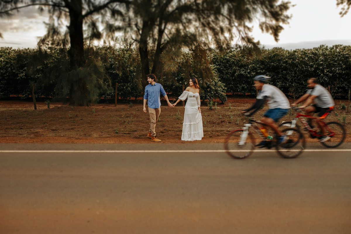 ENSAIO CASAMENTO PRE WEDDING FOTOGRAFO ALEXANDRE CASTTRO PATOS DE MINAS CARMO DO PARANAIBA SAO GOTARDO UBERLANDIA CASAL FOTO LINDAS NATUREZA AMOR 