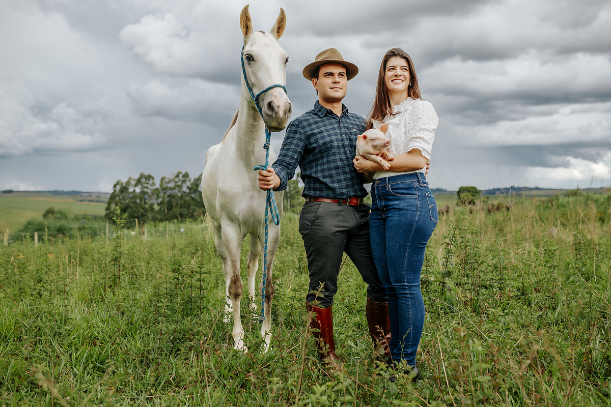 FOTOS ENSAIO PRE WEDDING CASAMENTO FAZENDA CAVALO CAMPO AMOR PRATINHA MG PATOS DE MINAS FOTOGRAFO ALEXANDRE CASTTRO FOTOGRAFIA