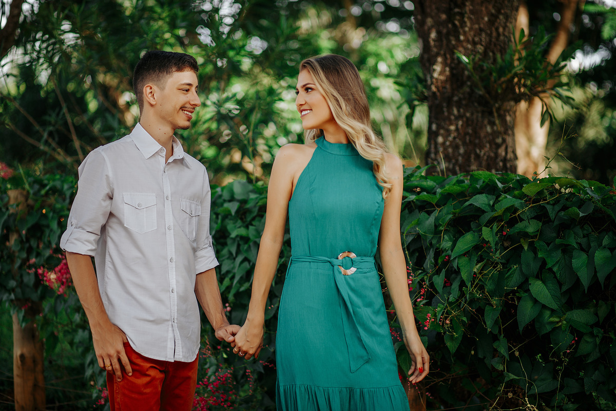 FOTOGRAFIA DE CASAL CASAMENTO; FOTOGRAFIA; PATOS DE MINAS ; LAGOA FORMOSA; FOTO; PRE WEDDING ;  ALEXANDRECASTTRO ; FOTOGRAFO; SITE; FAZENDA ; VESTIDO DE NOIVA