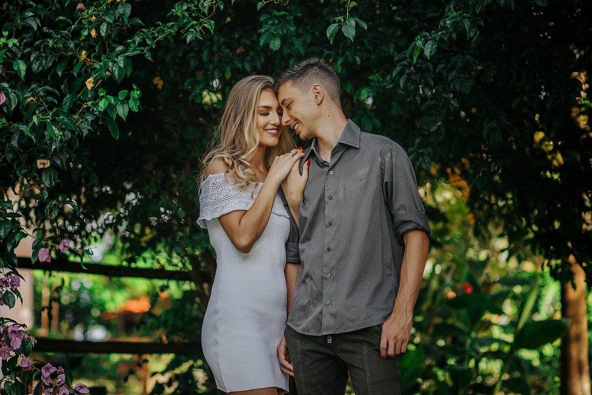 FOTOGRAFIA DE CASAL CASAMENTO; FOTOGRAFIA; PATOS DE MINAS ; LAGOA FORMOSA; FOTO; PRE WEDDING ;  ALEXANDRECASTTRO ; FOTOGRAFO; SITE; FAZENDA ; VESTIDO DE NOIVA