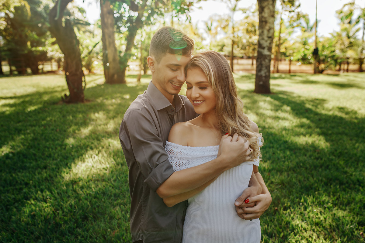 FOTOGRAFIA DE CASAL CASAMENTO; FOTOGRAFIA; PATOS DE MINAS ; LAGOA FORMOSA; FOTO; PRE WEDDING ;  ALEXANDRECASTTRO ; FOTOGRAFO; SITE; FAZENDA ; VESTIDO DE NOIVA