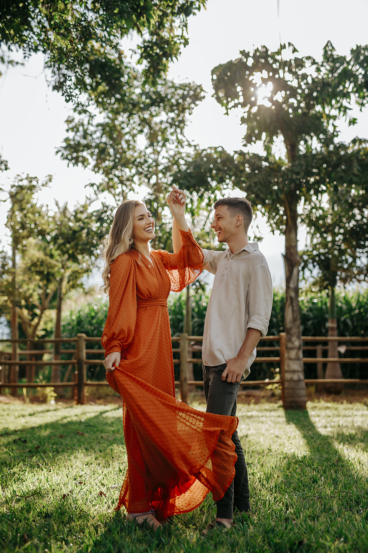 FOTOGRAFIA DE CASAL CASAMENTO; FOTOGRAFIA; PATOS DE MINAS ; LAGOA FORMOSA; FOTO; PRE WEDDING ;  ALEXANDRECASTTRO ; FOTOGRAFO; SITE; FAZENDA ; VESTIDO DE NOIVA