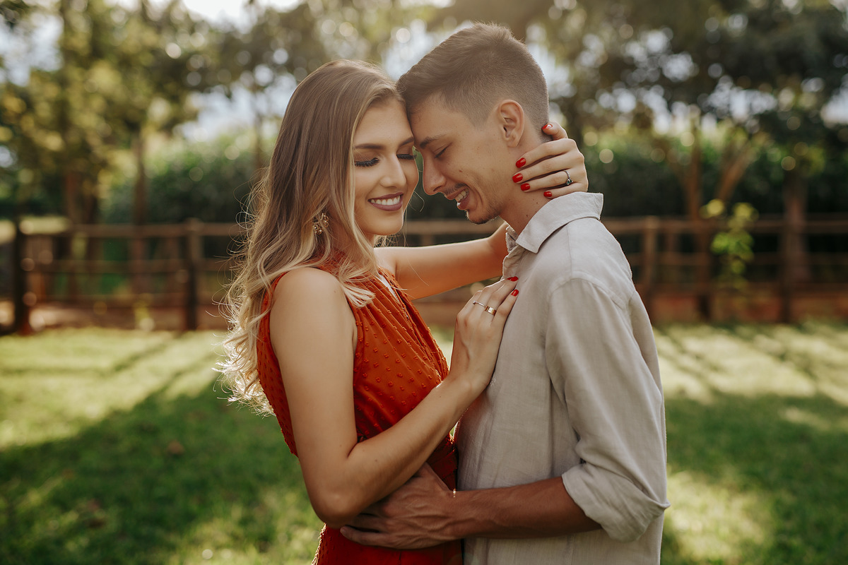 FOTOGRAFIA DE CASAL CASAMENTO; FOTOGRAFIA; PATOS DE MINAS ; LAGOA FORMOSA; FOTO; PRE WEDDING ;  ALEXANDRECASTTRO ; FOTOGRAFO; SITE; FAZENDA ; VESTIDO DE NOIVA