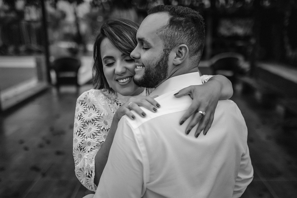 Fotografia de casal , ensaio namorando em Sao gotardo minas gerais, foitografo Alexandre casttro de patos de minas , fotos de casamento , ensaios , book, estudio.