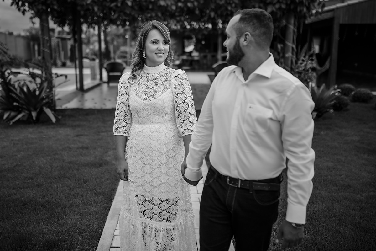 Fotografia de casal , ensaio namorando em Sao gotardo minas gerais, foitografo Alexandre casttro de patos de minas , fotos de casamento , ensaios , book, estudio.