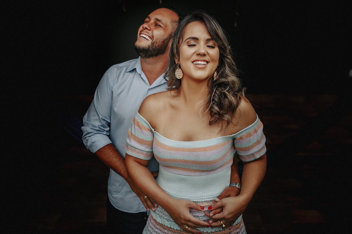 Fotografia de casal , ensaio namorando em Sao gotardo minas gerais, foitografo Alexandre casttro de patos de minas , fotos de casamento , ensaios , book, estudio.