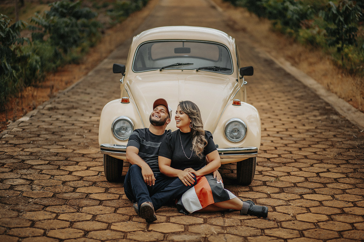 Fotografia de casal , ensaio namorando em Sao gotardo minas gerais, foitografo Alexandre casttro de patos de minas , fotos de casamento , ensaios , book, estudio.