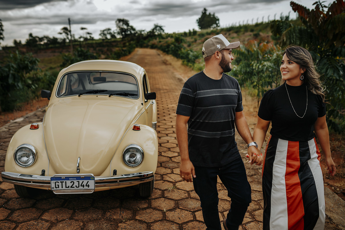 Fotografia de casal , ensaio namorando em Sao gotardo minas gerais, foitografo Alexandre casttro de patos de minas , fotos de casamento , ensaios , book, estudio.
