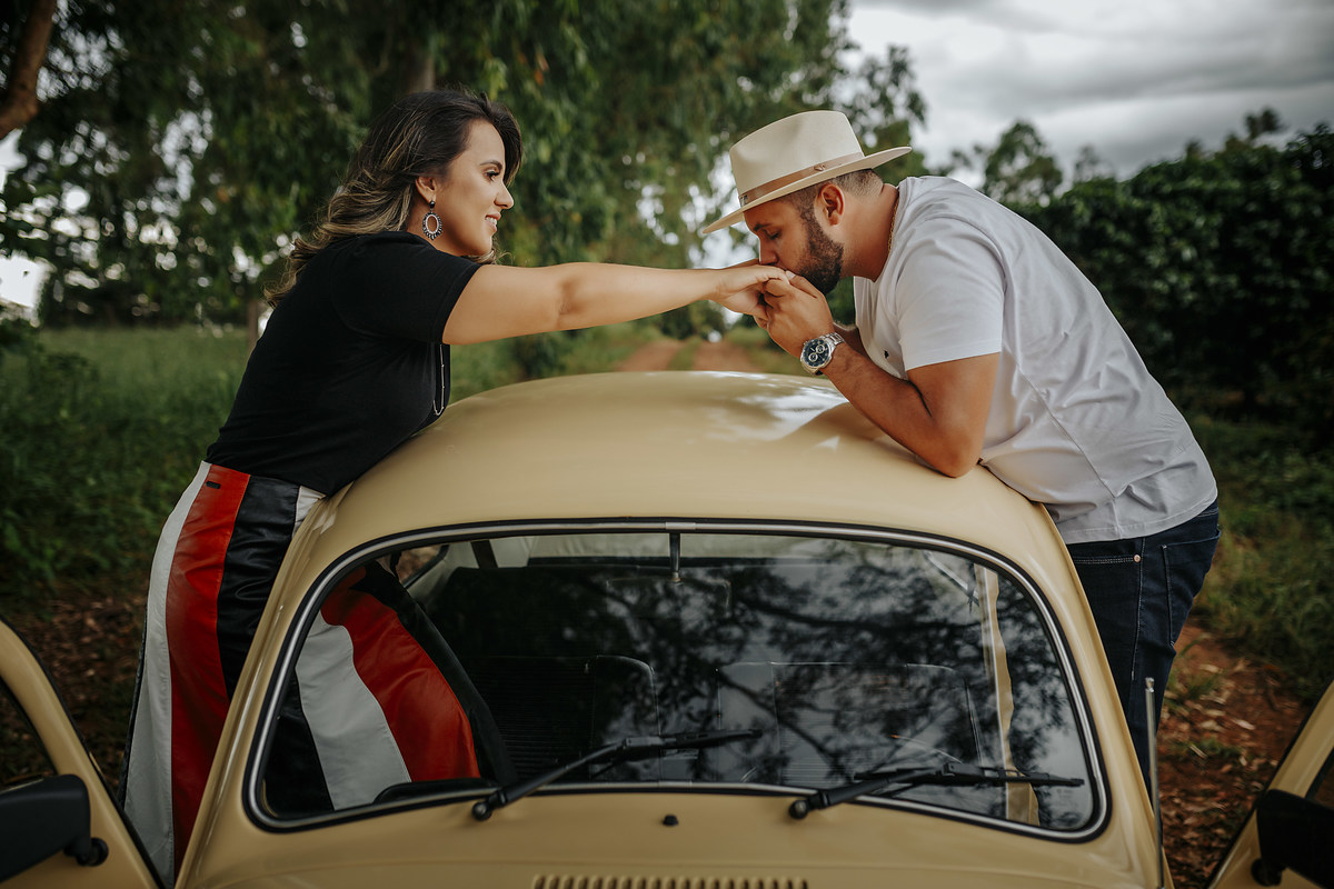 Fotografia de casal , ensaio namorando em Sao gotardo minas gerais, foitografo Alexandre casttro de patos de minas , fotos de casamento , ensaios , book, estudio.