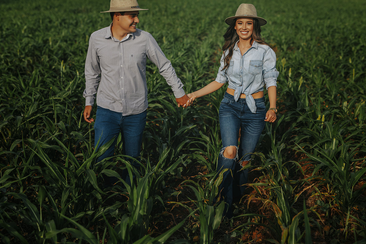 LOVE SESSION ENSAIO CASAL EM PATOS DE MINAS FOTOGRAFIA CASAMENTO PRE WEDDING 