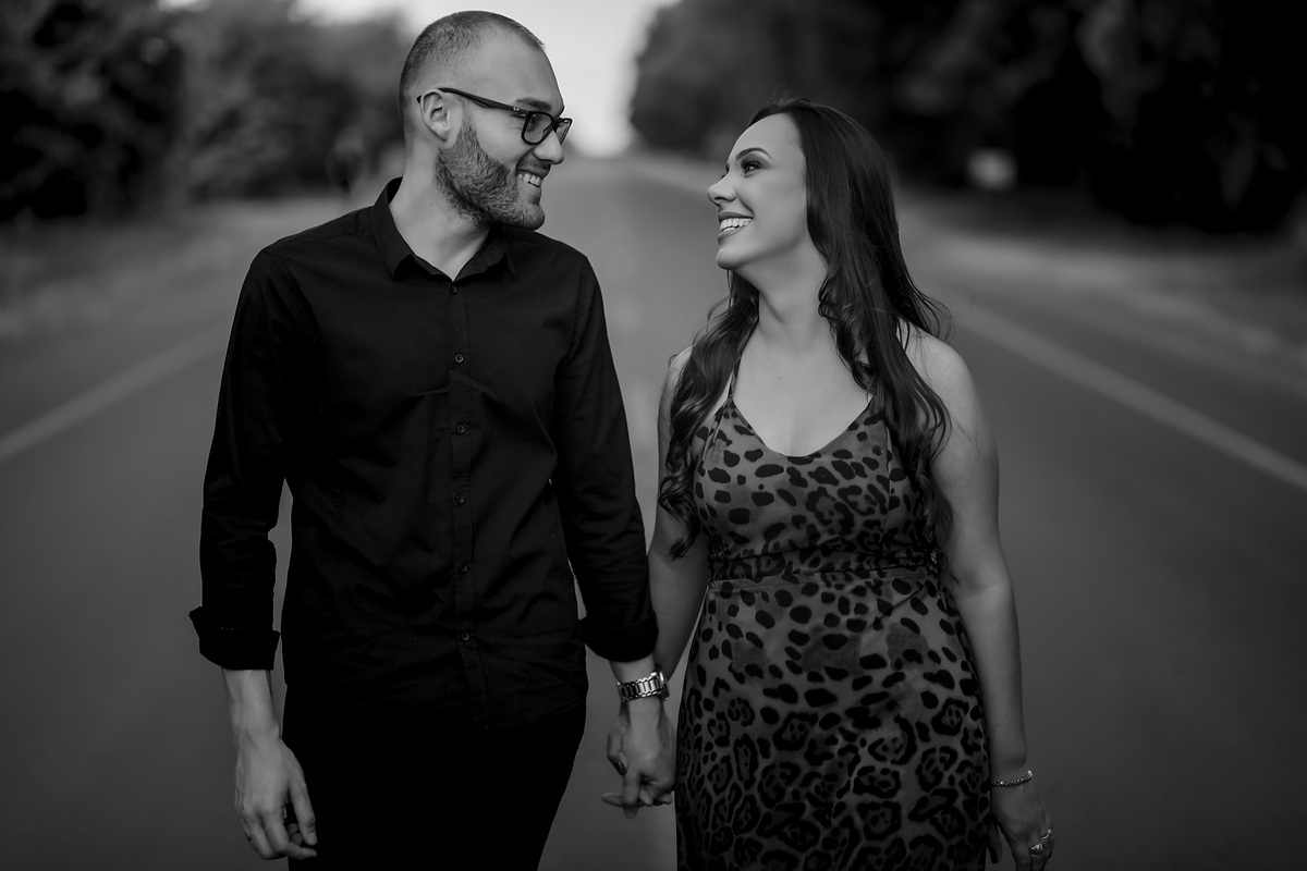 Love Session de Debora e Matheus em Patos de Minas Fotografo Alexandre Casttro . especializado em casamento ,ensaios, pre wedding , estúdio de fotos.