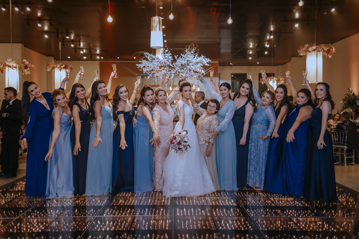 Casamento Marina e Vinicius

Fotografado por Alexandre Casttro e Pamela Benfica
Em Patos de Minas . Lagoa Formosa, Sao Gotardo
Fotos Fotografia igreja inspiração decoracao noivo noiva 