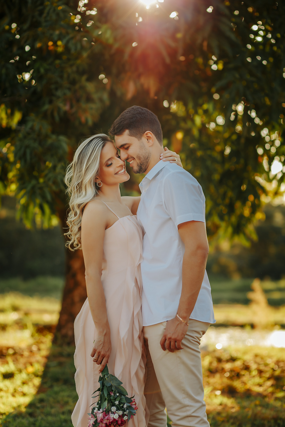 Ensaio Pre casamento de Débora e Henrique, realizado em Patos de Minas na chácara Avalon.Fotografado por Alexandre Casttro.