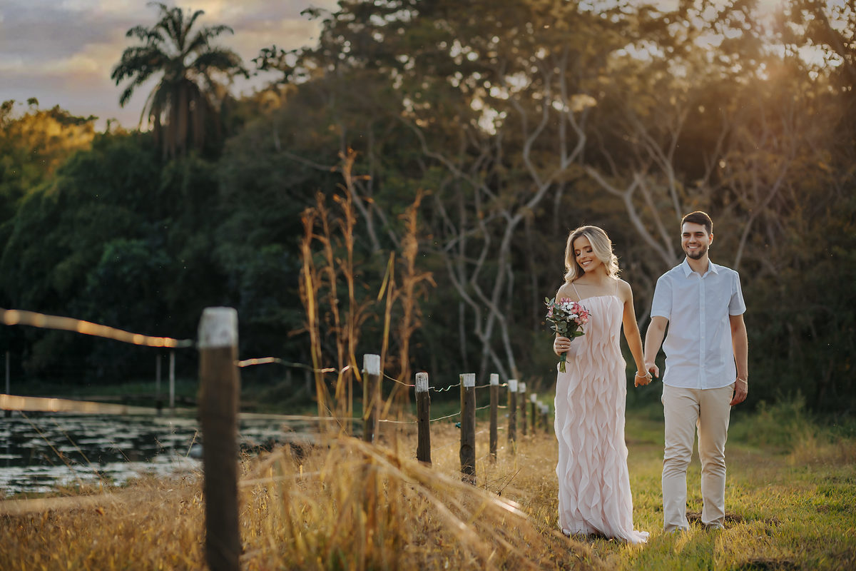 Ensaio Pre casamento de Débora e Henrique, realizado em Patos de Minas na chácara Avalon.Fotografado por Alexandre Casttro.