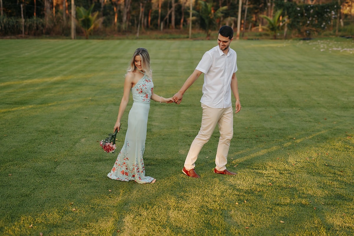 Ensaio Pre casamento de Débora e Henrique, realizado em Patos de Minas na chácara Avalon.Fotografado por Alexandre Casttro.