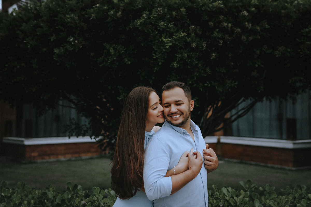 ENSAIO FOTOGRAFICO COM FOTOS NA PRAIA DO RIO DE JANEIRO FOTOGRAFIA DE ALEXANDRE CASTTRO PARA CASAMENTOS