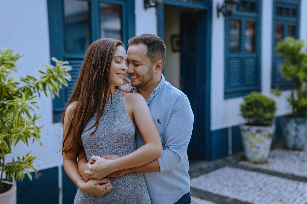ENSAIO FOTOGRAFICO COM FOTOS NA PRAIA DO RIO DE JANEIRO FOTOGRAFIA DE ALEXANDRE CASTTRO PARA CASAMENTOS