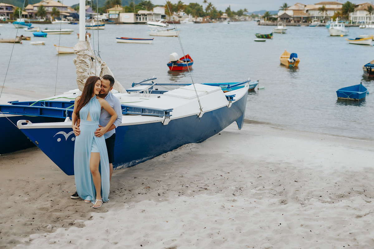 ENSAIO FOTOGRAFICO COM FOTOS NA PRAIA DO RIO DE JANEIRO FOTOGRAFIA DE ALEXANDRE CASTTRO PARA CASAMENTOS