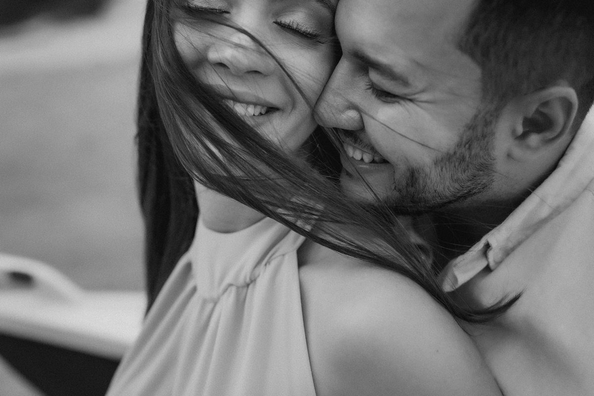 ENSAIO FOTOGRAFICO COM FOTOS NA PRAIA DO RIO DE JANEIRO FOTOGRAFIA DE ALEXANDRE CASTTRO PARA CASAMENTOS