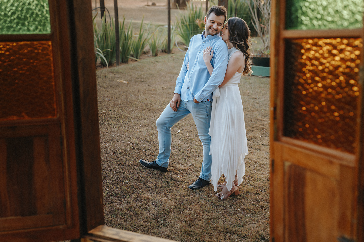 ENSAIO CASAL FOTOGRAFO ALEXANDRE CASTTRO PATSO DE MINAS BRASIL INSPIRACAO ESTUDIO FOTO