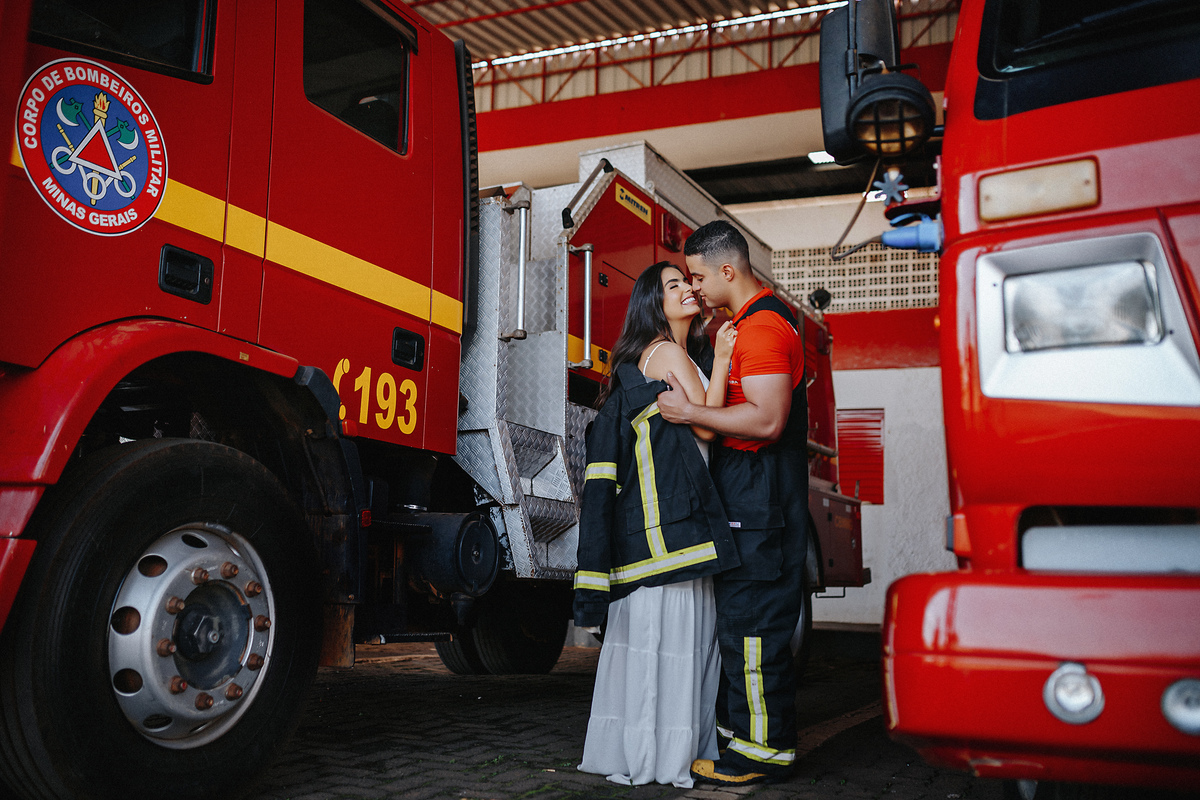 FOTOGRAFIA
ENSAIO
CASAL
BOMBEIRO
Minas Gerais
CASAMENTO
NOIVOS
ALEXANDRE CASTTRO