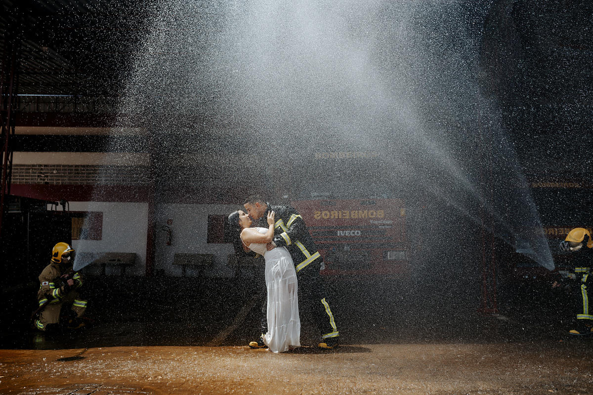 FOTOGRAFIA
ENSAIO
CASAL
BOMBEIRO
Minas Gerais
CASAMENTO
NOIVOS
ALEXANDRE CASTTRO