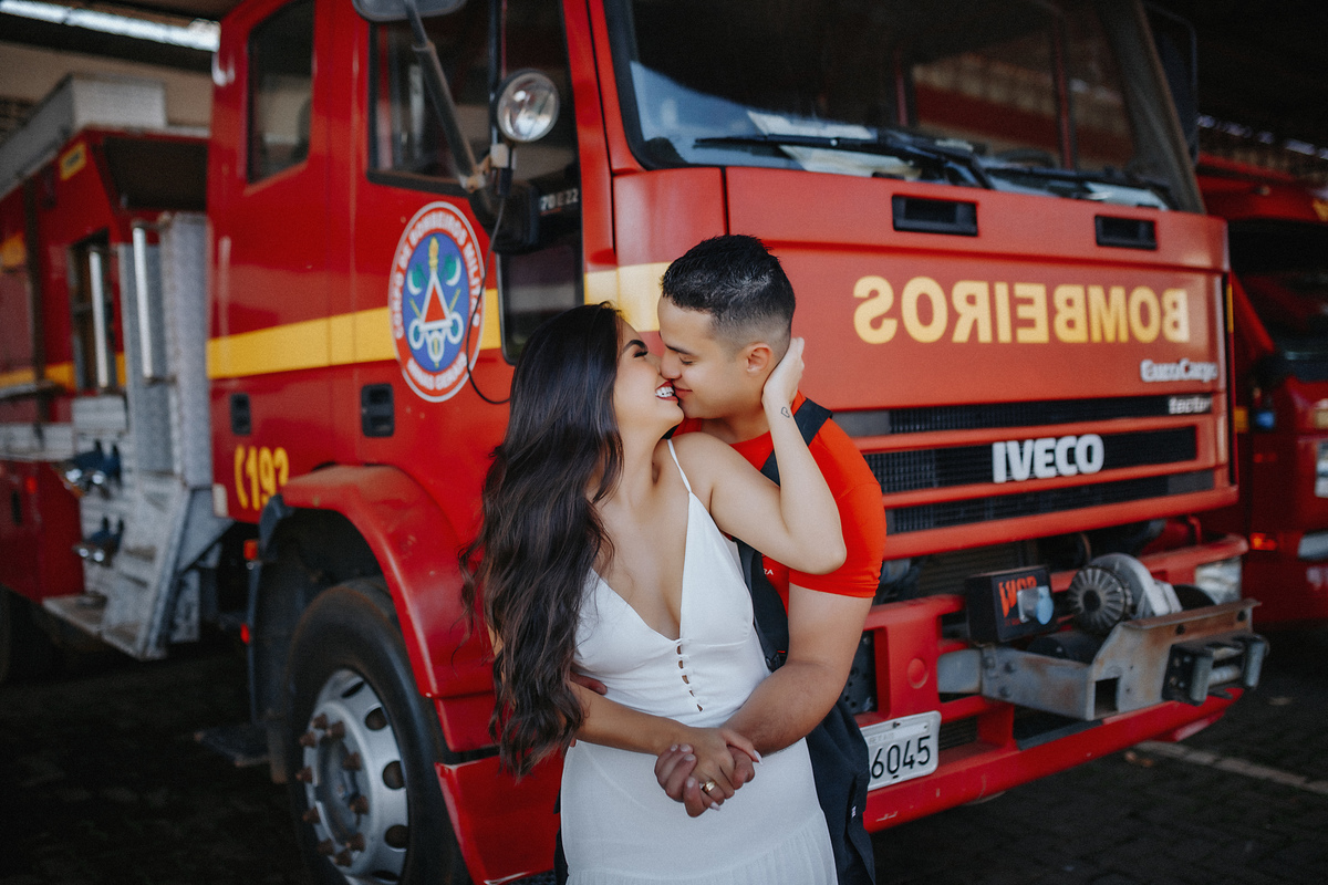 FOTOGRAFIA
ENSAIO
CASAL
BOMBEIRO
Minas Gerais
CASAMENTO
NOIVOS
ALEXANDRE CASTTRO
