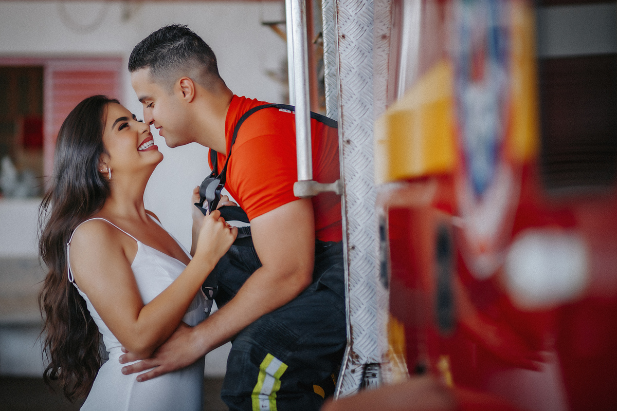 FOTOGRAFIA
ENSAIO
CASAL
BOMBEIRO
Minas Gerais
CASAMENTO
NOIVOS
ALEXANDRE CASTTRO
