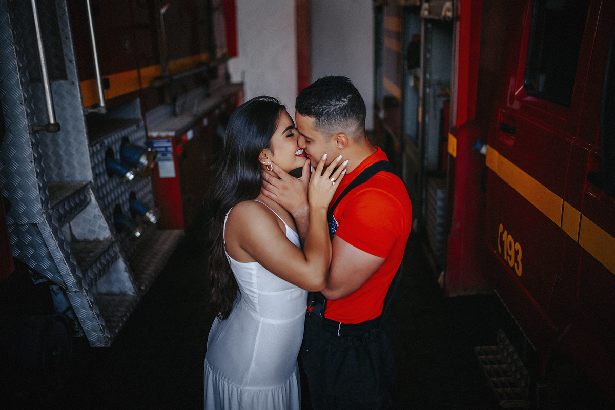 FOTOGRAFIA
ENSAIO
CASAL
BOMBEIRO
Minas Gerais
CASAMENTO
NOIVOS
ALEXANDRE CASTTRO